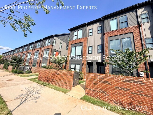 Building Photo - 2158 N Graham St