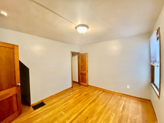 Building Photo - 717 5th Street