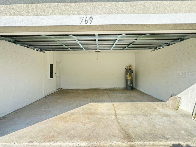 Building Photo - 769 Marion Oaks Pass