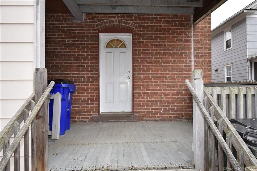 Building Photo - 73 Center St