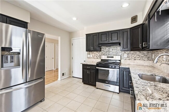 Building Photo - 55 Parsler Pl
