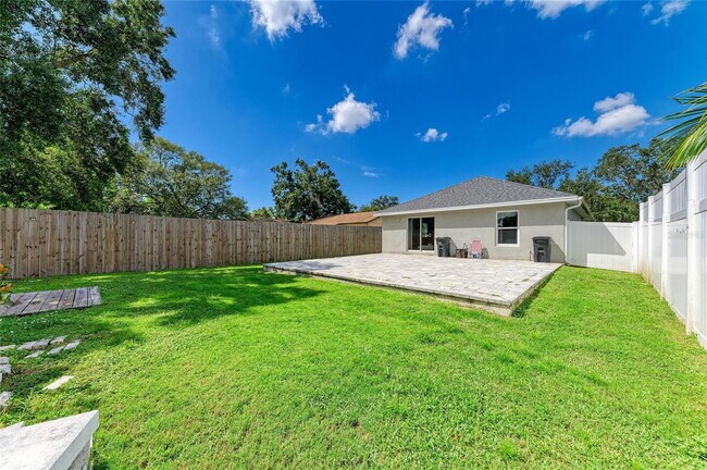 Building Photo - 827 Bacon Ave