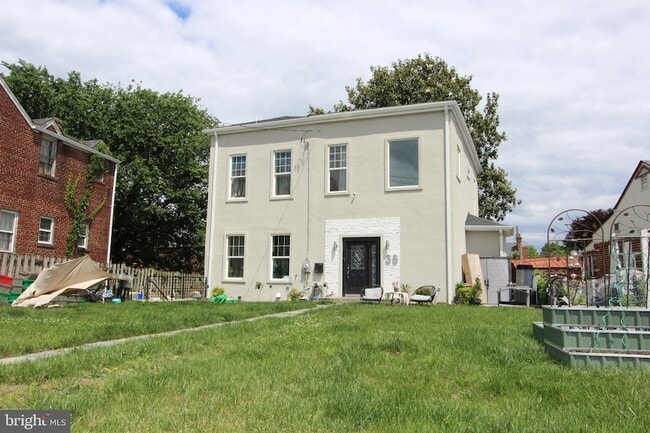 Building Photo - 38 Riggs Rd NE