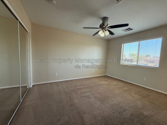 Building Photo - 1813 S 63rd Dr