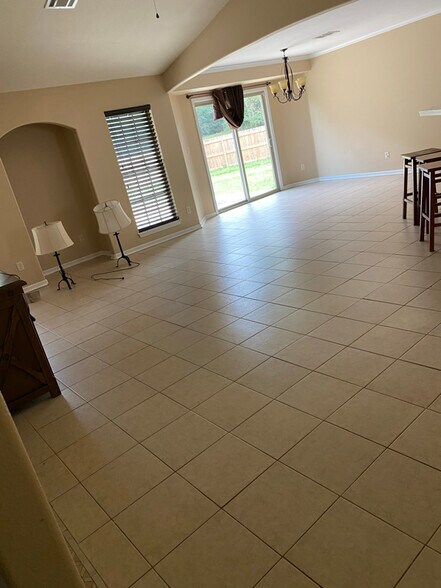 Building Photo - 68 Chauvin Dr