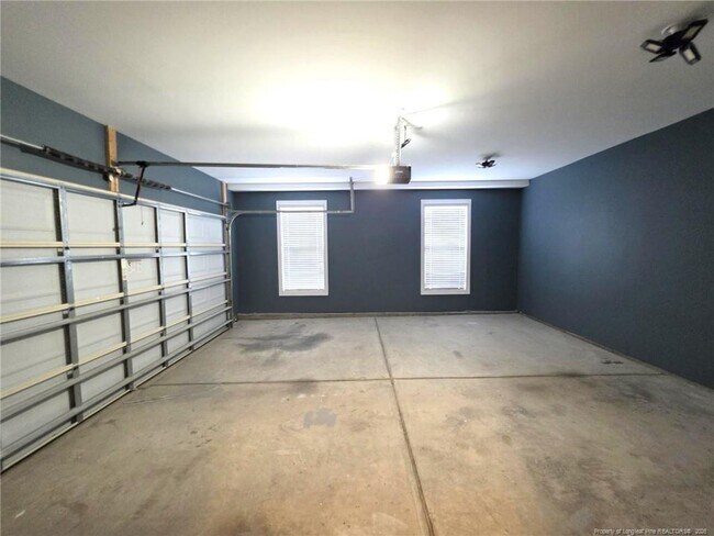 Building Photo - 131 Old Glory Ln
