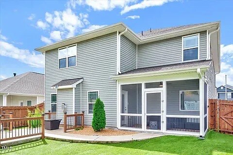 Building Photo - Room in House on Boomer St