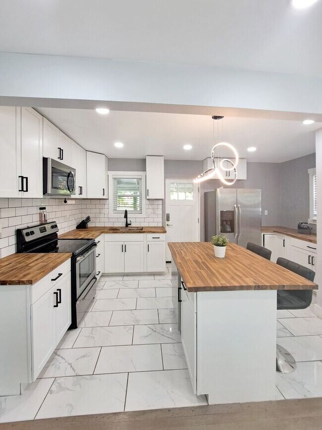 Building Photo - Coming Soon! Mid Century Modern Cape Cod i...