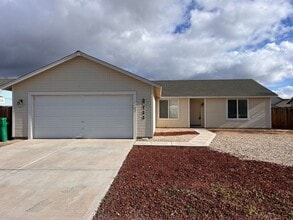 Building Photo - 3-bedroom Fernley home