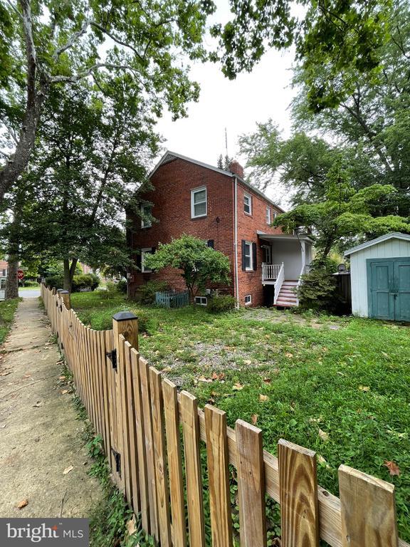 Building Photo - 2528 N Winchester St
