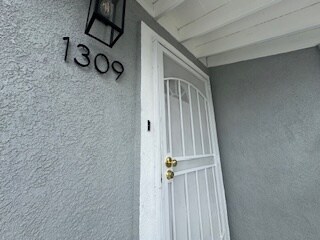 Building Photo - 1307 W 96th St