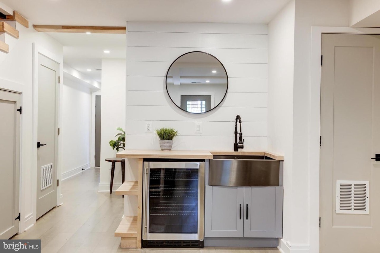 Building Photo - 4627 43rd Pl NW