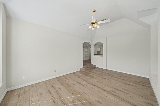 Building Photo - 5807 Bayberry Way