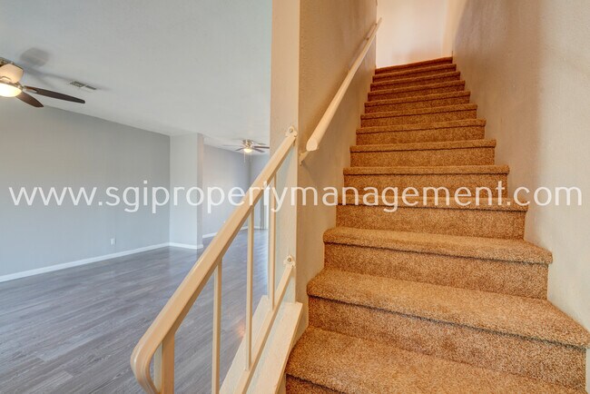 Building Photo - 18604 N 33rd Dr