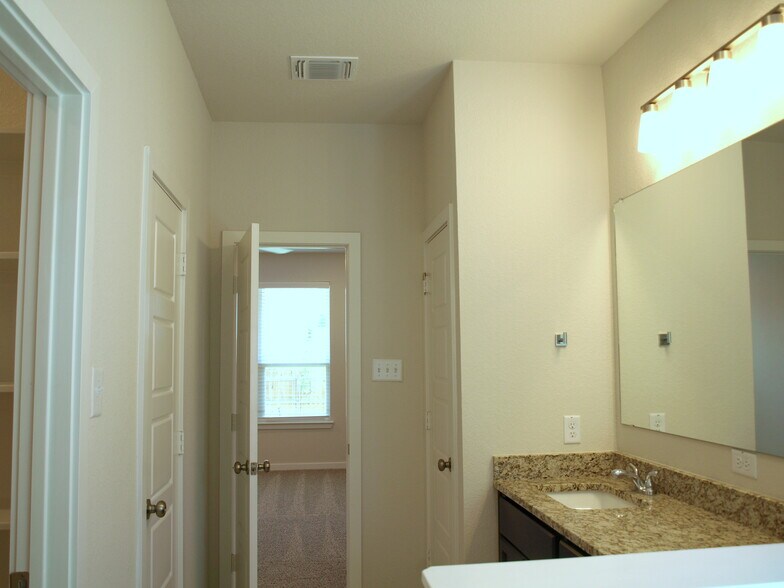 Building Photo - 4078 Estes Ct