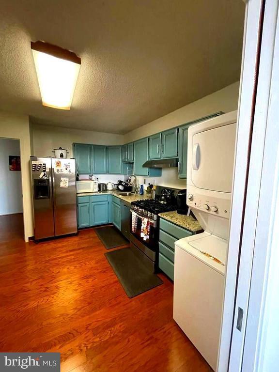 Building Photo - 3705 S George Mason Dr