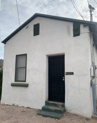 Building Photo - Downtown 1 bedroom Bungalow