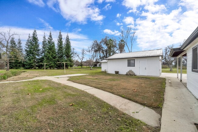 Building Photo - 480 N Rio Vista Ave