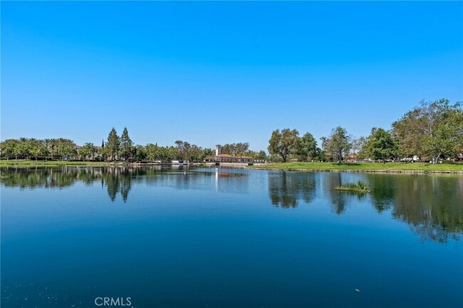Building Photo - 1 Brisa Del Lago