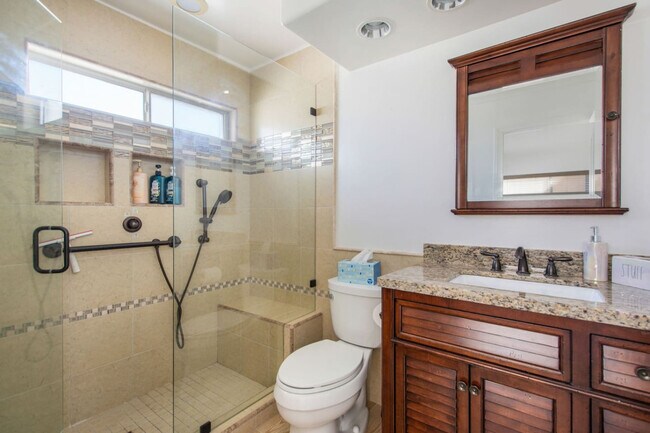 Building Photo - 603 10th St