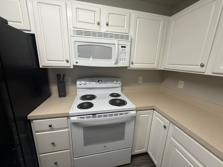 New stove - 4305 Timberbrooke Dr