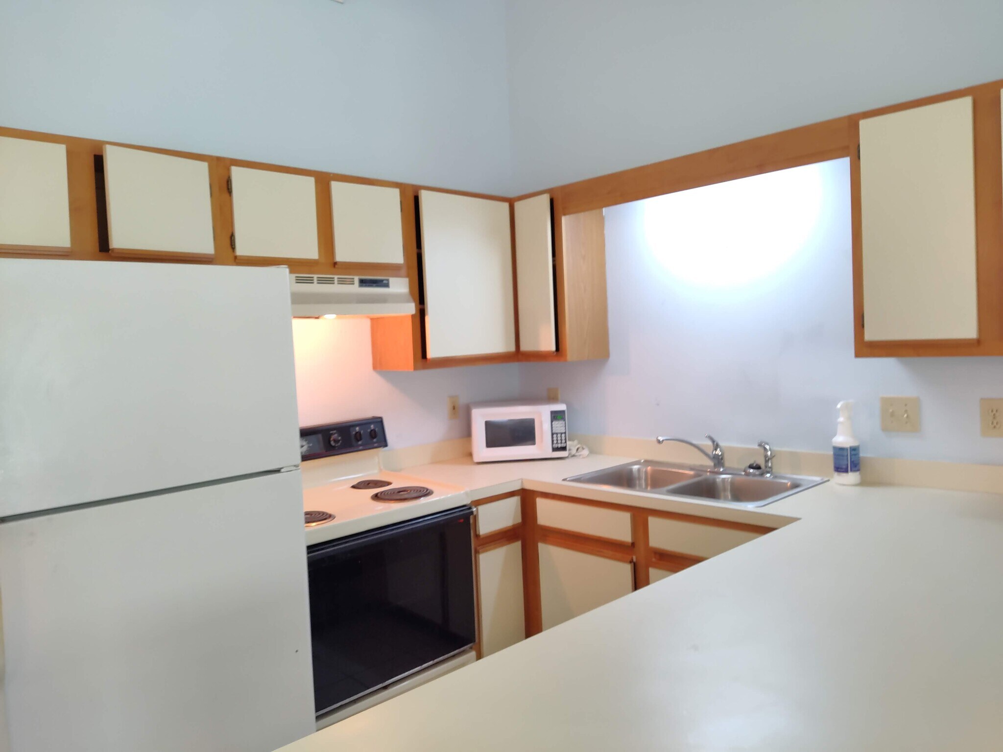 Building Photo - 500 Fairway Village Dr
