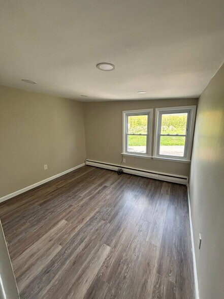 Building Photo - 74 Yankee Folly Rd