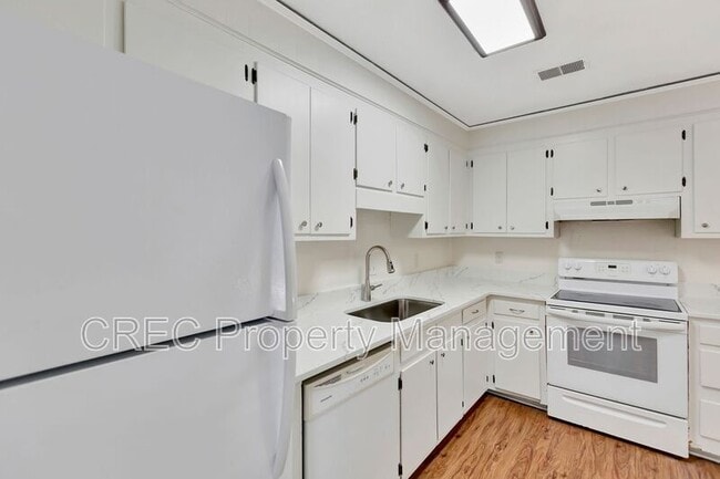 Building Photo - 1200 Margaret Dr