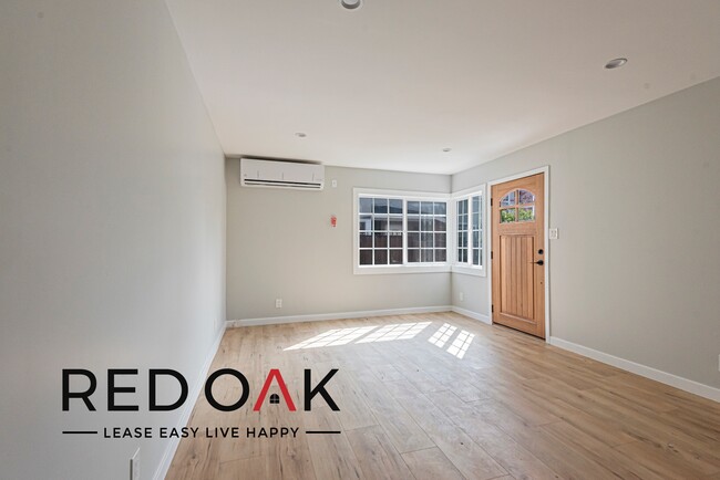 Primary Photo - Cheerful, Newly Renovated Two Bedroom with...