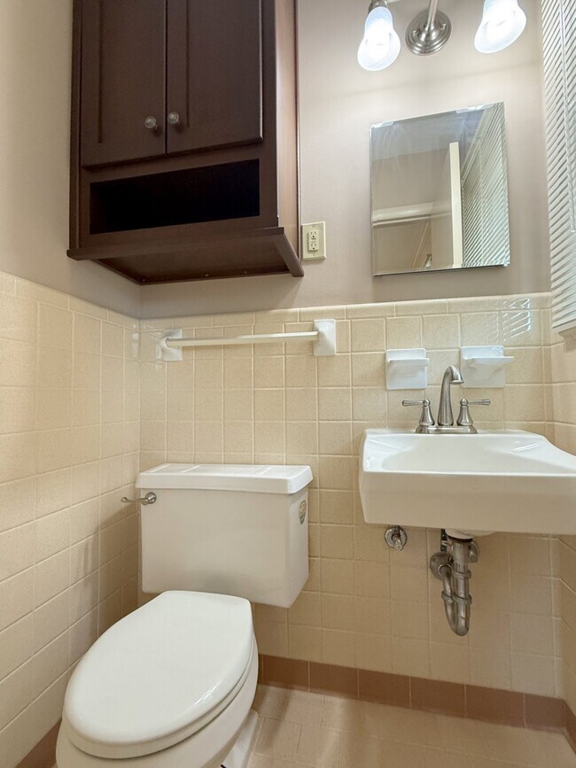 Building Photo - 424 Karter St NW
