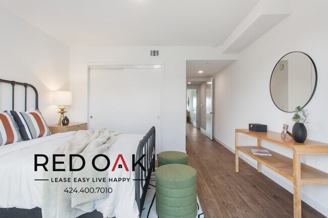 Building Photo - 1011-1013 Everett St-A-202