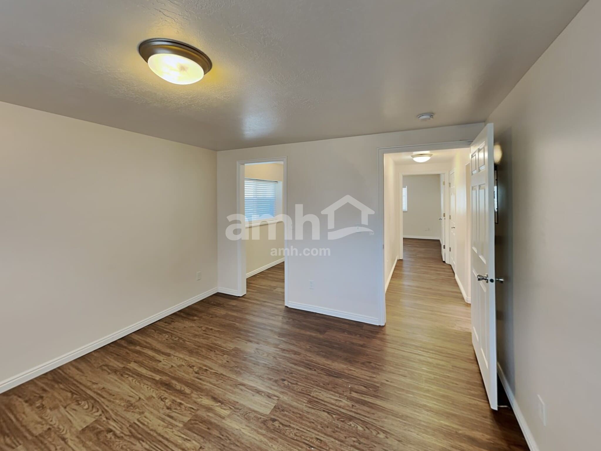 Building Photo - 747 N 600 W