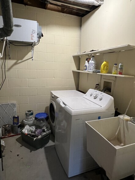 Building Photo - 51 Powell Ave