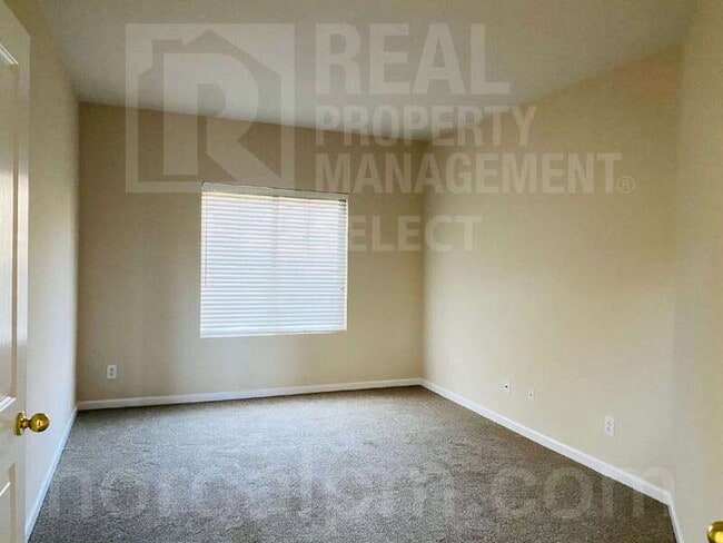 Building Photo - 116 Burgundy Ct