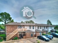 Building Photo - West Norman 2 Bed 1.5 Bath!