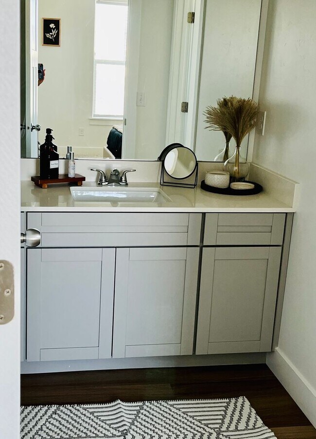 Building Photo - Comfortable 3 Bed / 2 Bath Home Available in Lehi