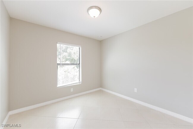 Building Photo - 3704 25th St SW