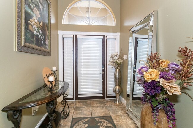 Building Photo - 3 Bedroom House in Addis with Pool, Gazebo...