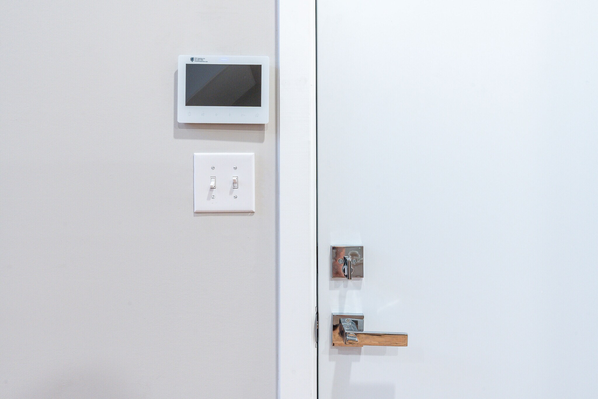 intercom/ buzzer - 1331 N 17th St