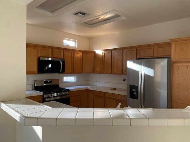 Building Photo - DEL WEBB 55+ Home For Rent!