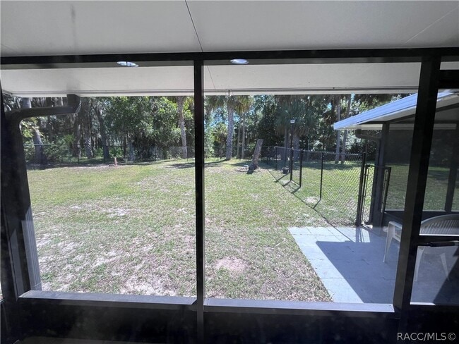 Building Photo - 801 N Country Club Dr