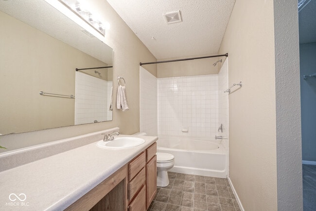 Building Photo - 10155 Holly Berry Cir