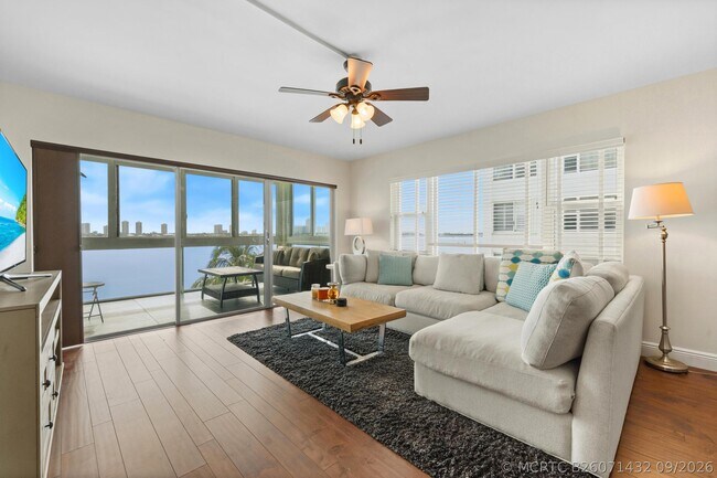 Building Photo - 501 Lake Shore Dr