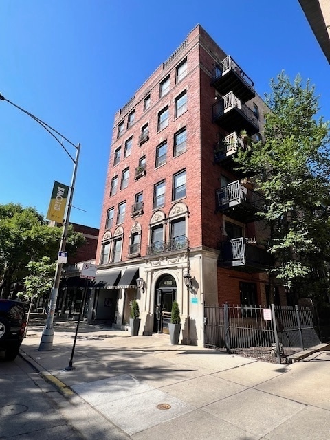 Primary Photo - 4144 N Sheridan Rd