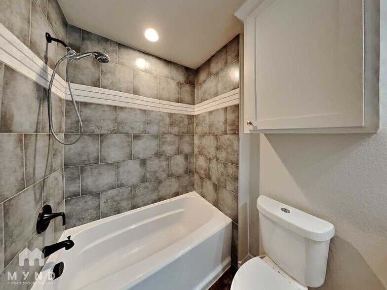 Building Photo - 2714 San Gabriel Dr