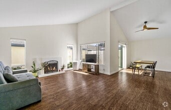 Building Photo - *Special Offer*Charming 4 Bedroom/2 Bath S...