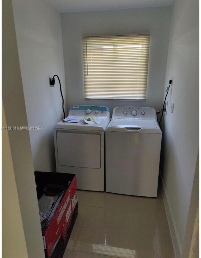 Building Photo - 10384 SW 173rd St