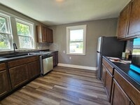 Building Photo - SW 3 Bedroom 1 bath, Newly updated, Large ...