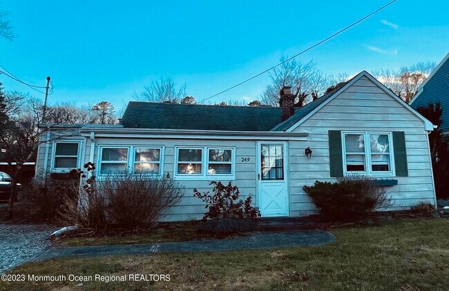 Building Photo - 249 Osborn Ave