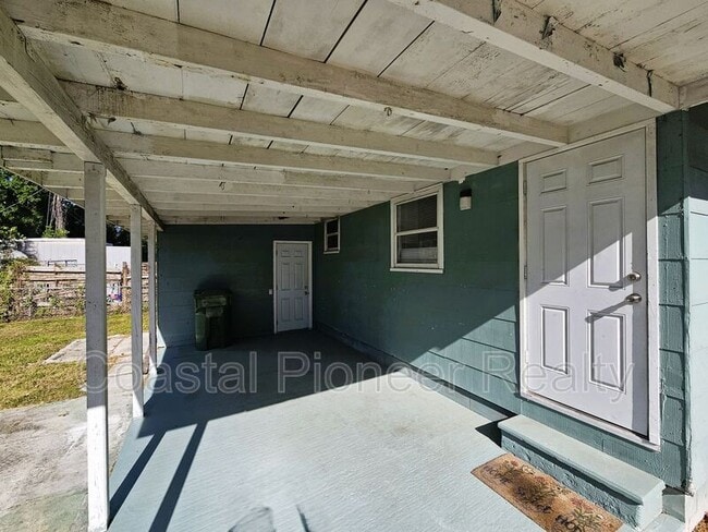 Building Photo - 501 25th Ave W